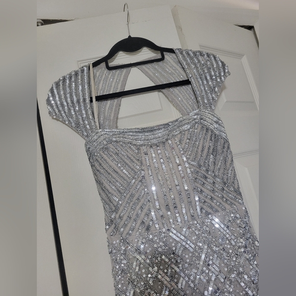 Adrianna Papell Formal Gown/Dress, Platinum Grey, sz 4 - Picture 2 of 12